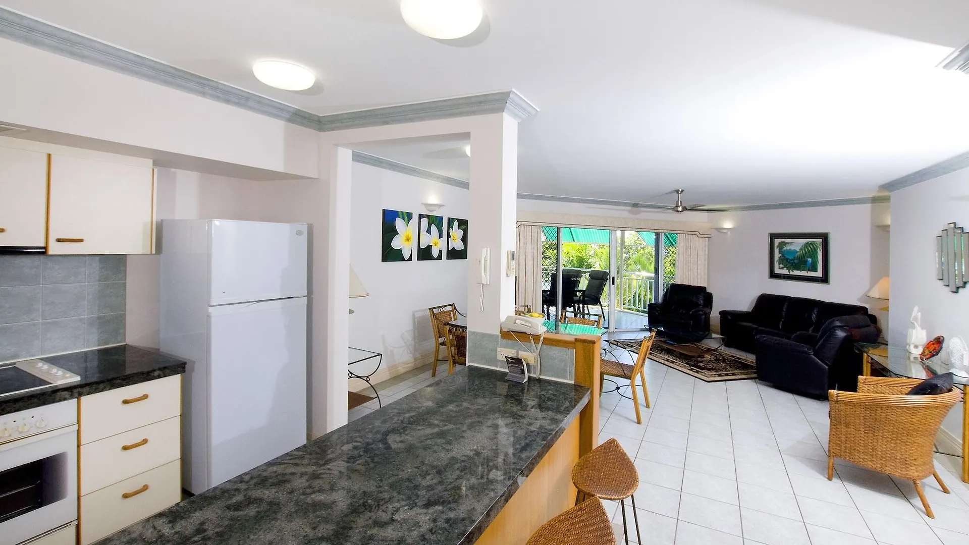 Ξενοδοχείο με διαμερίσματα On The Beach Apartments Trinity Beach
