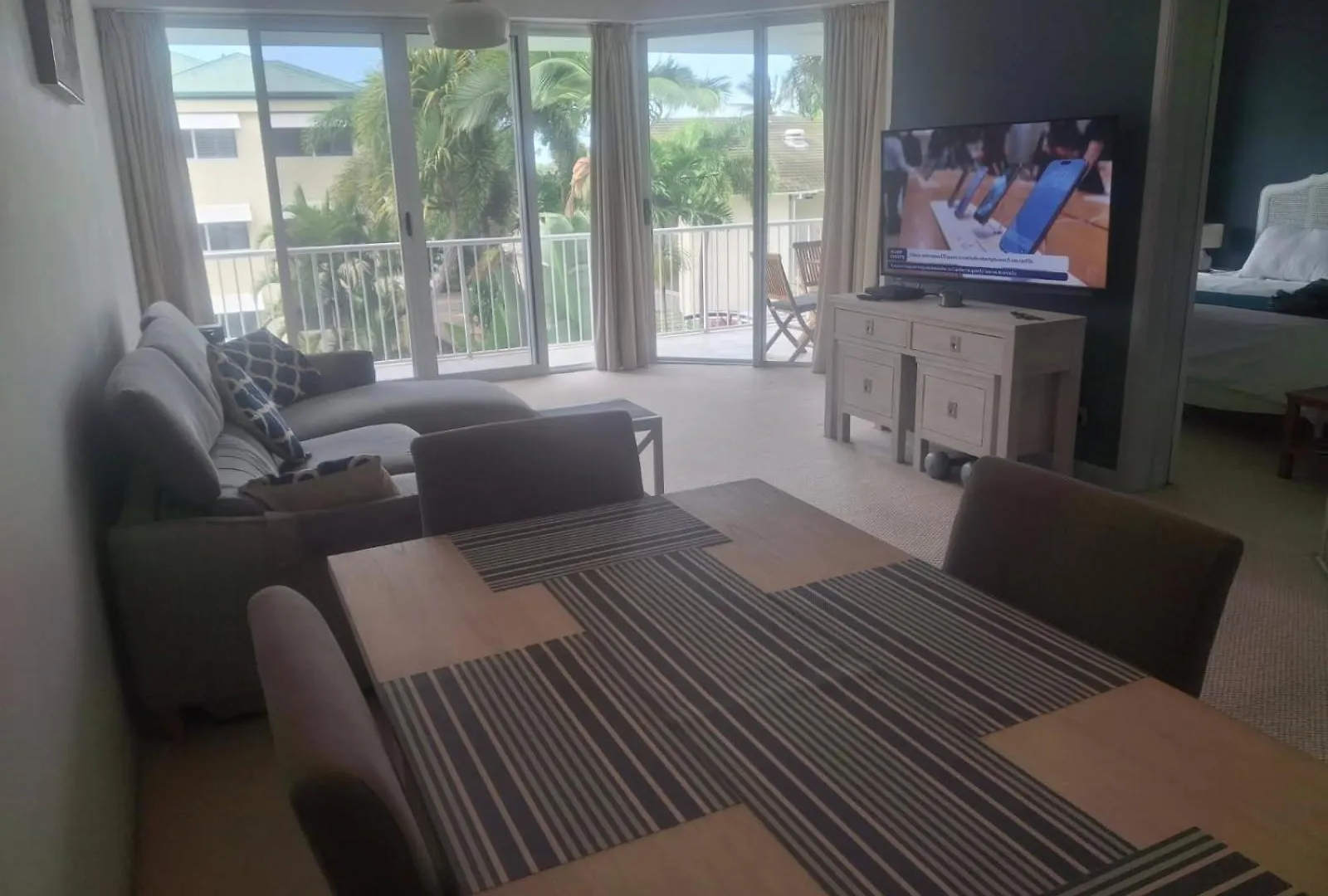 Ξενοδοχείο με διαμερίσματα On The Beach Apartments Trinity Beach