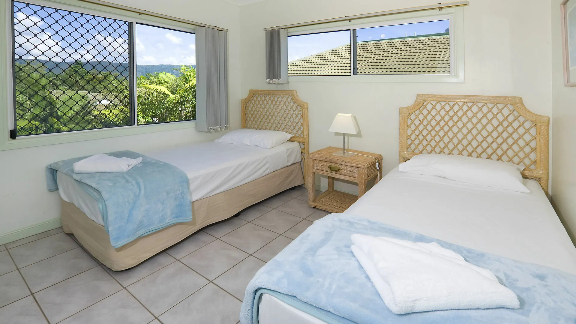 On The Beach Apartments Trinity Beach 4*,  Αυστραλία