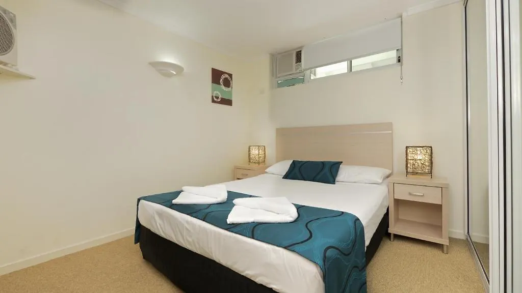 On The Beach Apartments Trinity Beach Aparthotel