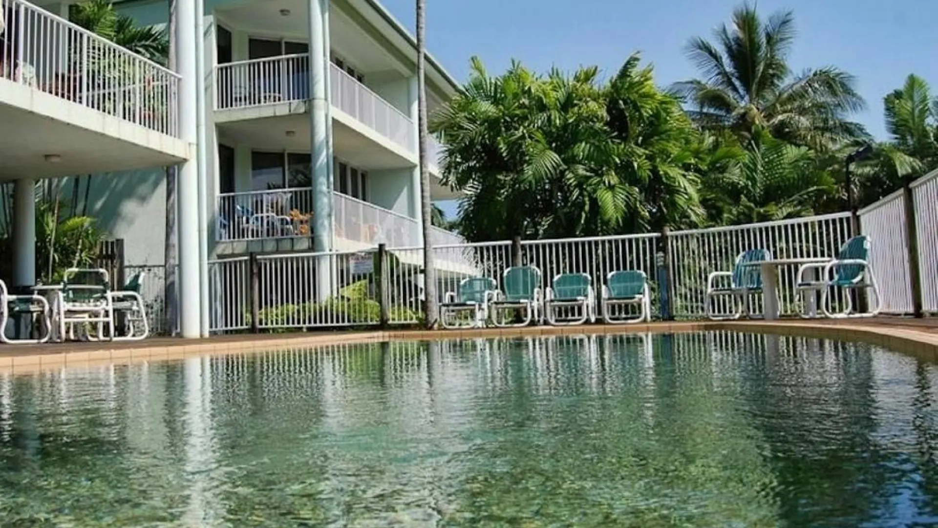 Aparthotel On The Beach Apartments Trinity Beach